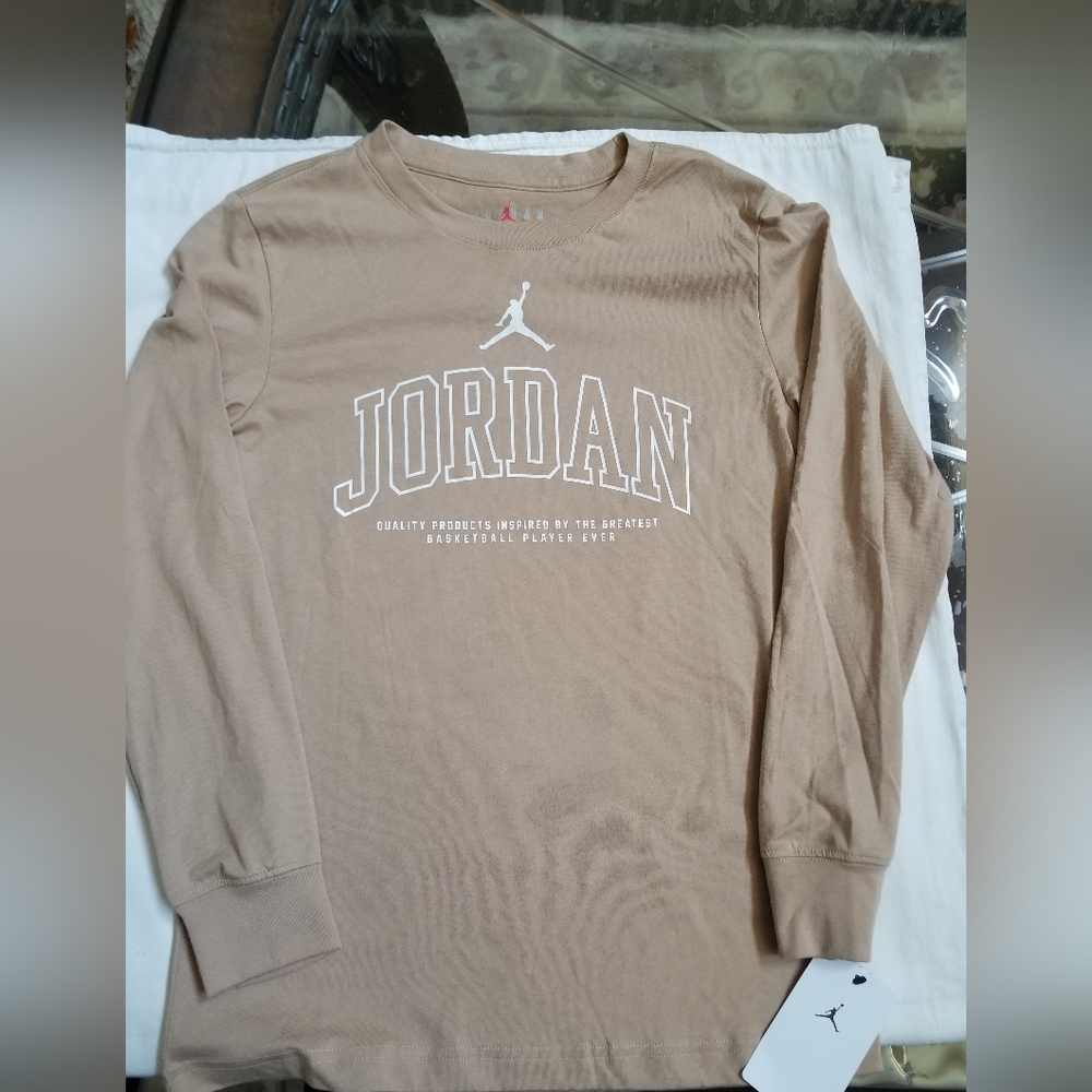 Air Jordan Boys Large Graphic-Print Cotton Long Sleeve T-Shirt HEMP White